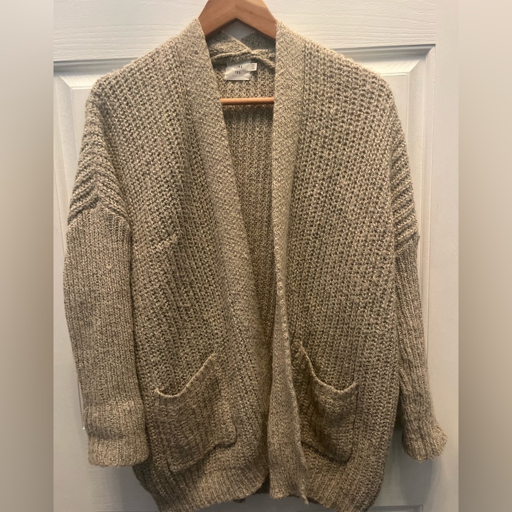 PRE-OWNED LUNA & IVY WOMEN'S OVERSIZED CARDIGAN- SMALL/MEDIUM